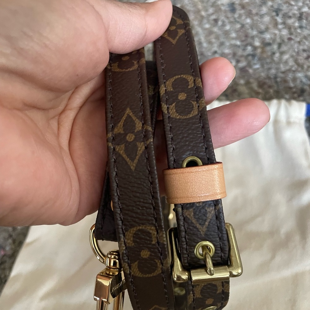 Monogram strap - Picture 5 of 8